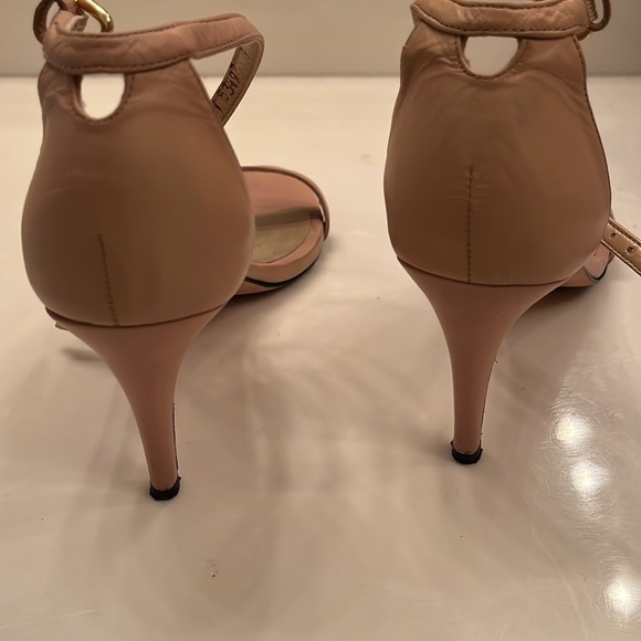 Stuart Weitzman good condition - Picture 2 of 7